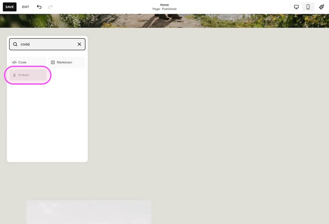 Recherche de blocs Squarespace montrant les résultats pour code avec l'option Embed en surbrillance