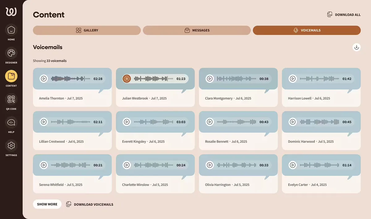 Wedibox voicemails screen showing a list of recorded guest voice messages with play buttons and guest names.